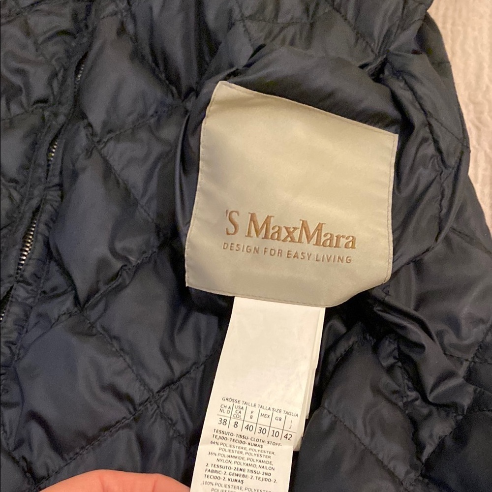 ‘S MAXMARA Navy Quilted Hooded Reversed Jacket. Size 8 ( missing belt) - Picture 7 of 14